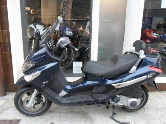 5241350  PIAGGIO XEvo 250 Base