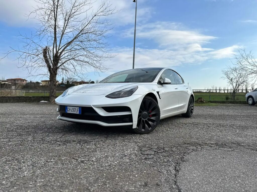 5233859  TESLA Model 3 Performance