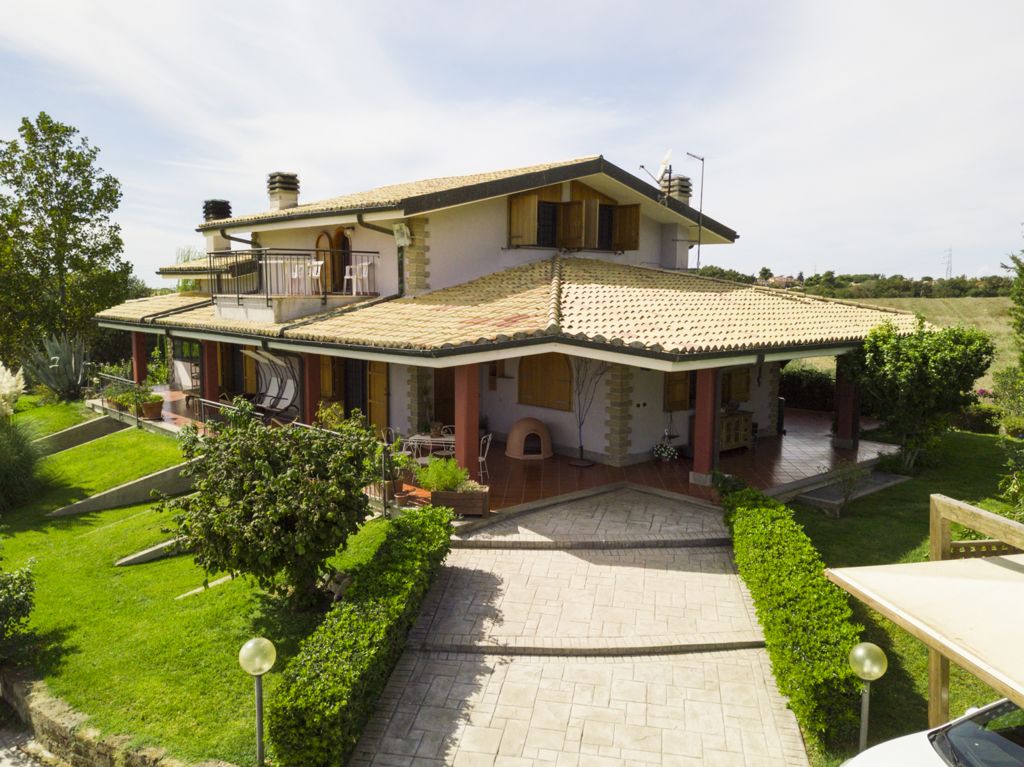 4074055  villa mq420 Ristrutturato